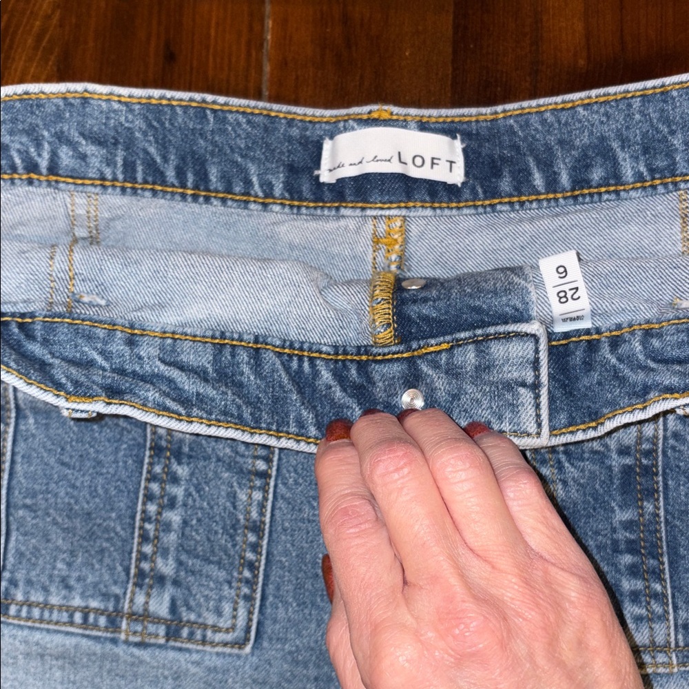 LOFT Patch Pocket High Rise Denim Shorts Size 6 - Picture 5 of 9